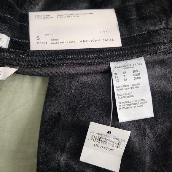 NWT - American Eagle Outfitters Black Velour Pants - Size Small Short - Picture 5 of 6